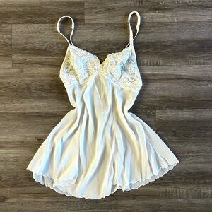 Elegant Vintage White Lace Beaded Embellished Chemise Slip Nightie